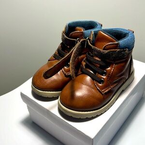 Children’s Boots Size 6 (Toddlers)